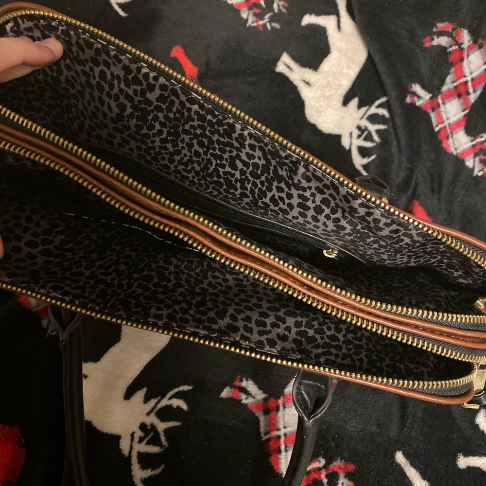 Purse - Picture 2 of 4